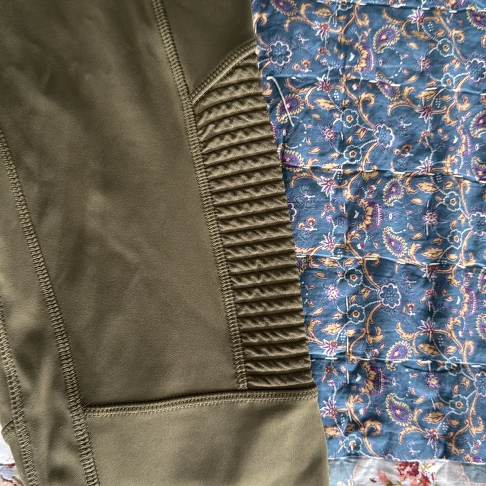 Fabletics Dark Moss High-Waisted Leggings - Picture 4 of 6